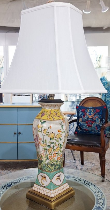 Vintage style Famille Rose Chinoiserie Porcelain Table Lamp