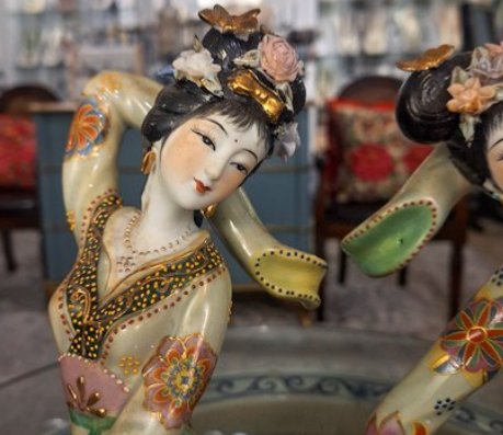 Hand-Painted Porcelain Chinese dancing court figurines Decorative Set