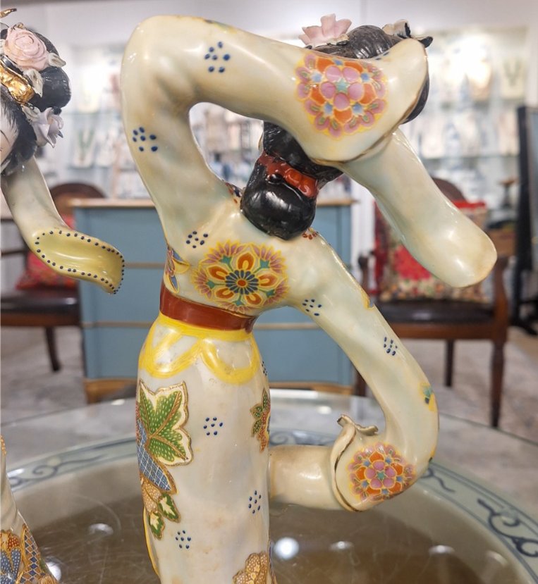 Hand-Painted Porcelain Chinese dancing court figurines Decorative Set
