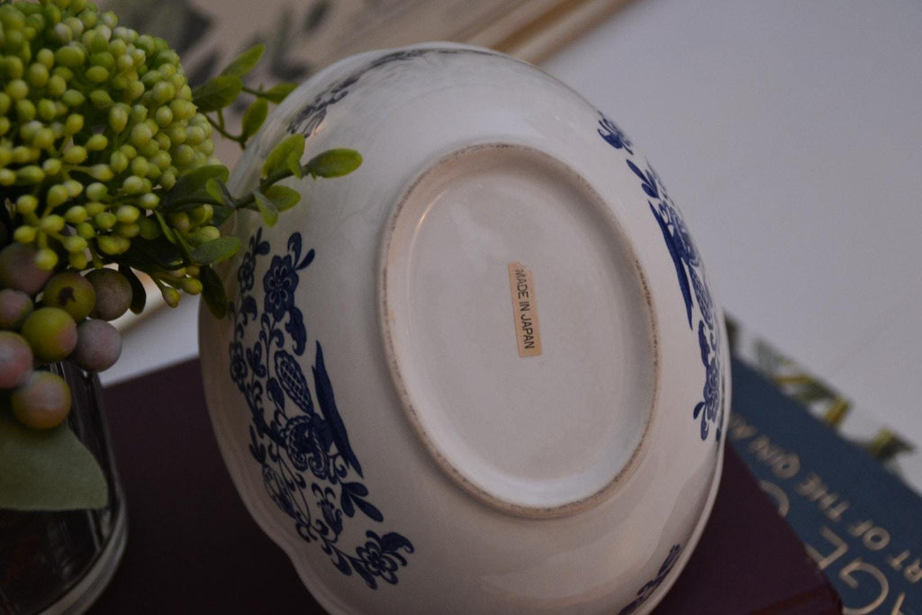 Small Blue and White Porcelain Basket – Japanese-Style Floral Decorative Handle Bowl