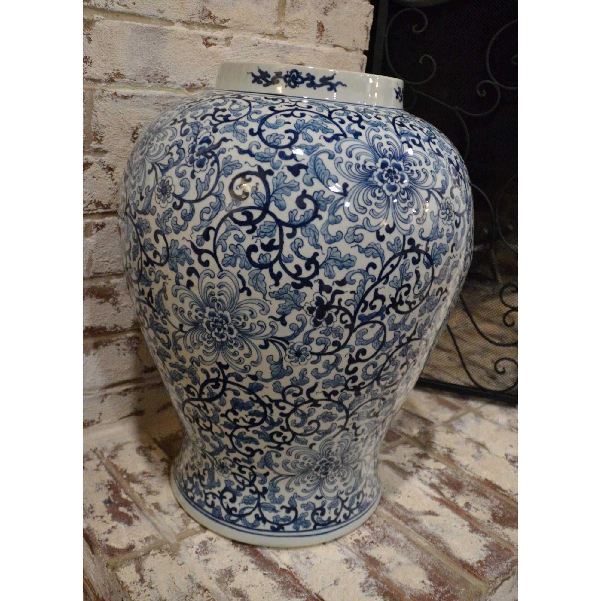 Large Chinoiserie Ceramic Asian temple jar : French Style Floral Decor