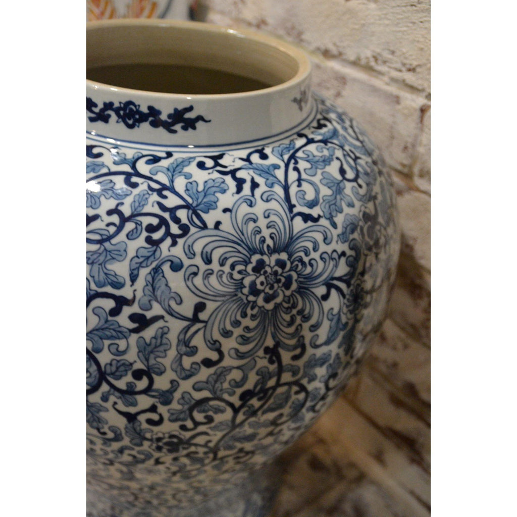 Large Chinoiserie Ceramic Asian temple jar : French Style Floral Decor