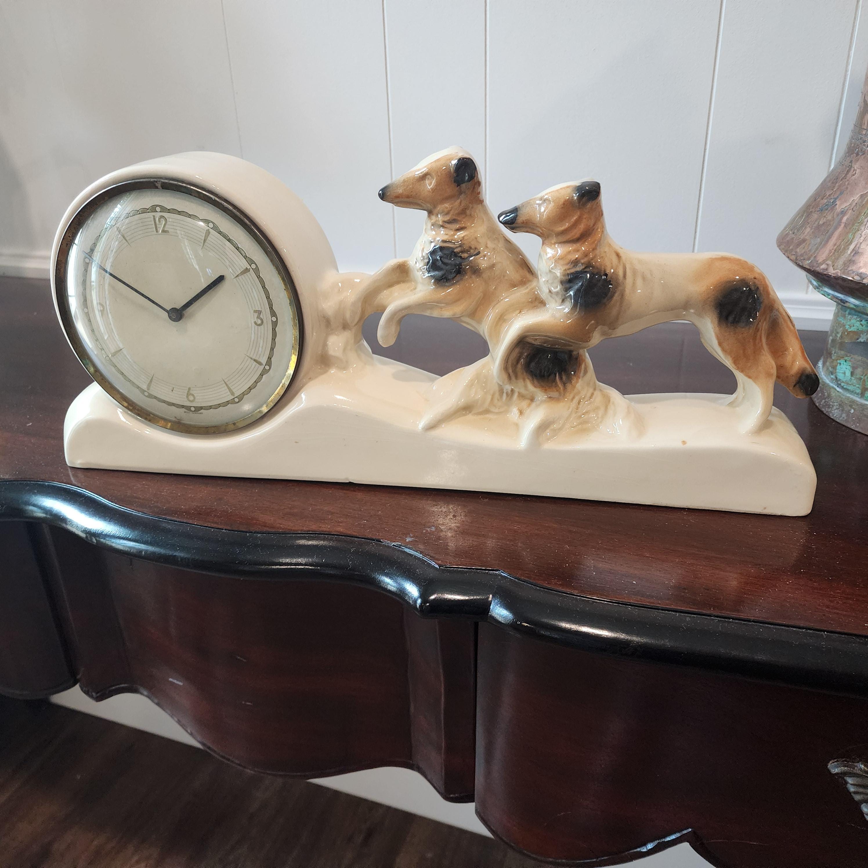 Vintage Ceramic Sheepdog Mantel Clock: Mid-Century Hound Decor