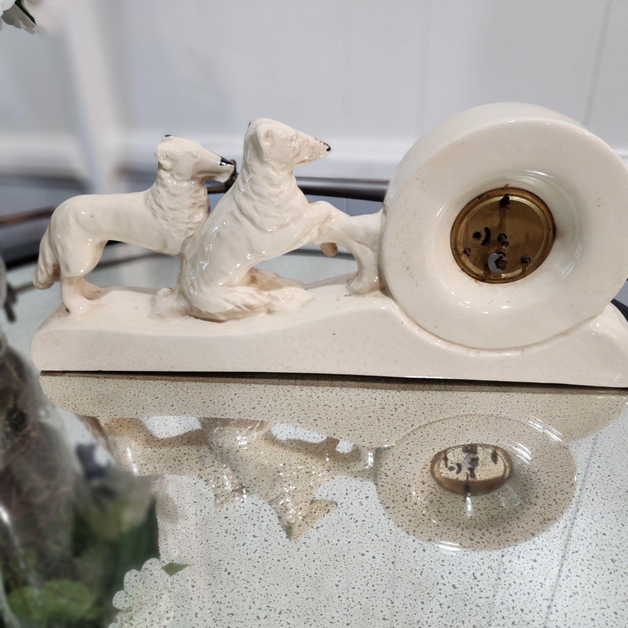 Vintage Ceramic Sheepdog Mantel Clock: Mid-Century Hound Decor