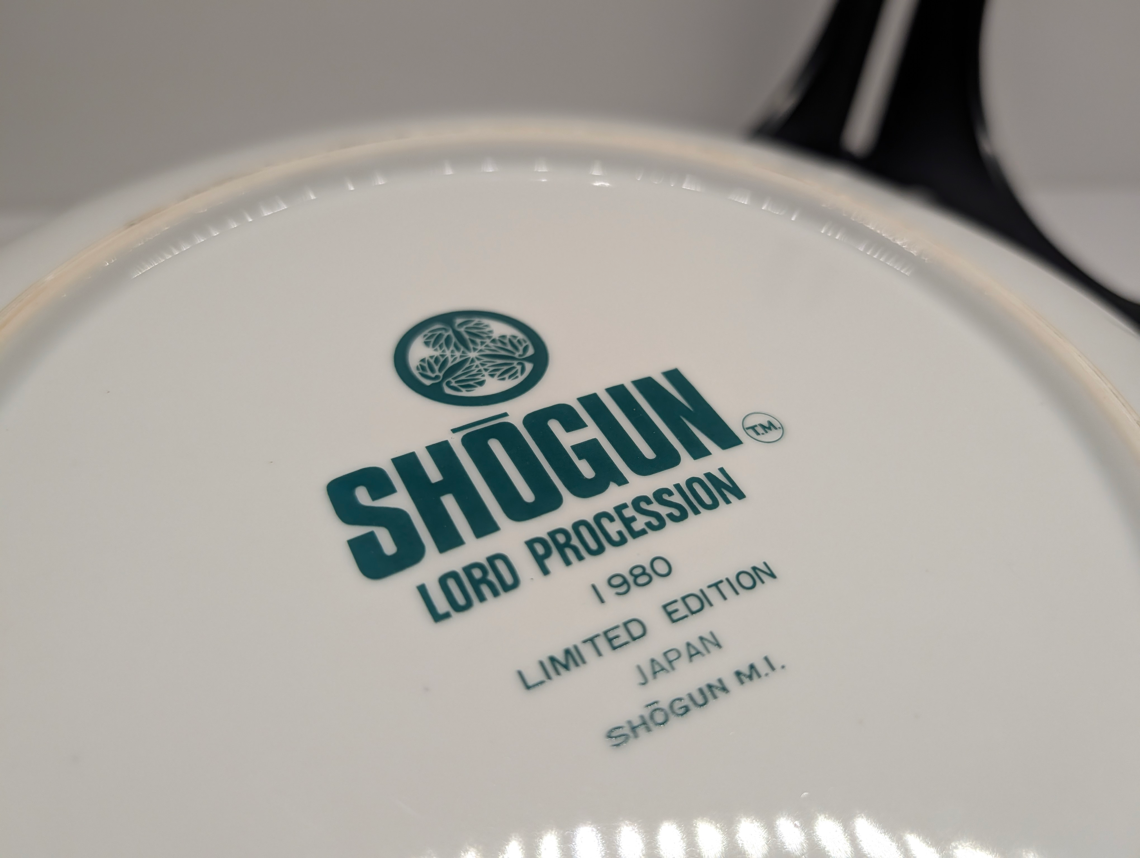 https://chairish-prod.freetls.fastly.net/image/product/master/06425fda-fdc7-4439-bb74-961d95ff4d48/japanese-samurai-procession-decorative-plate-shogun-lord-procession-limited-edition-1980-2396