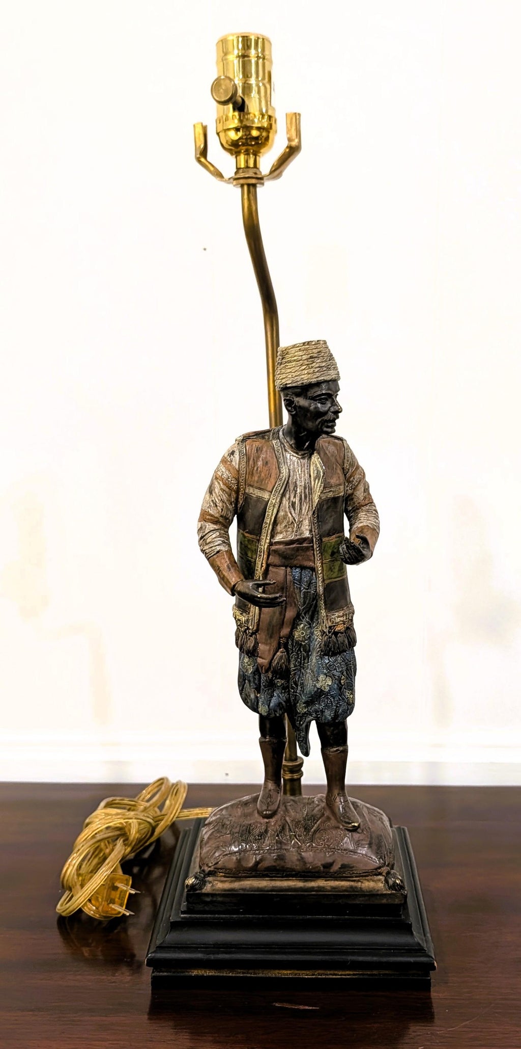 https://chairish-prod.freetls.fastly.net/image/product/master/f9a39dd6-ebf0-41e8-8eee-541427e8a2b1/mid-20th-century-rare-viennese-cold-painted-bronze-figural-table-lamps-orientalist-sculptures-a-pair-9929