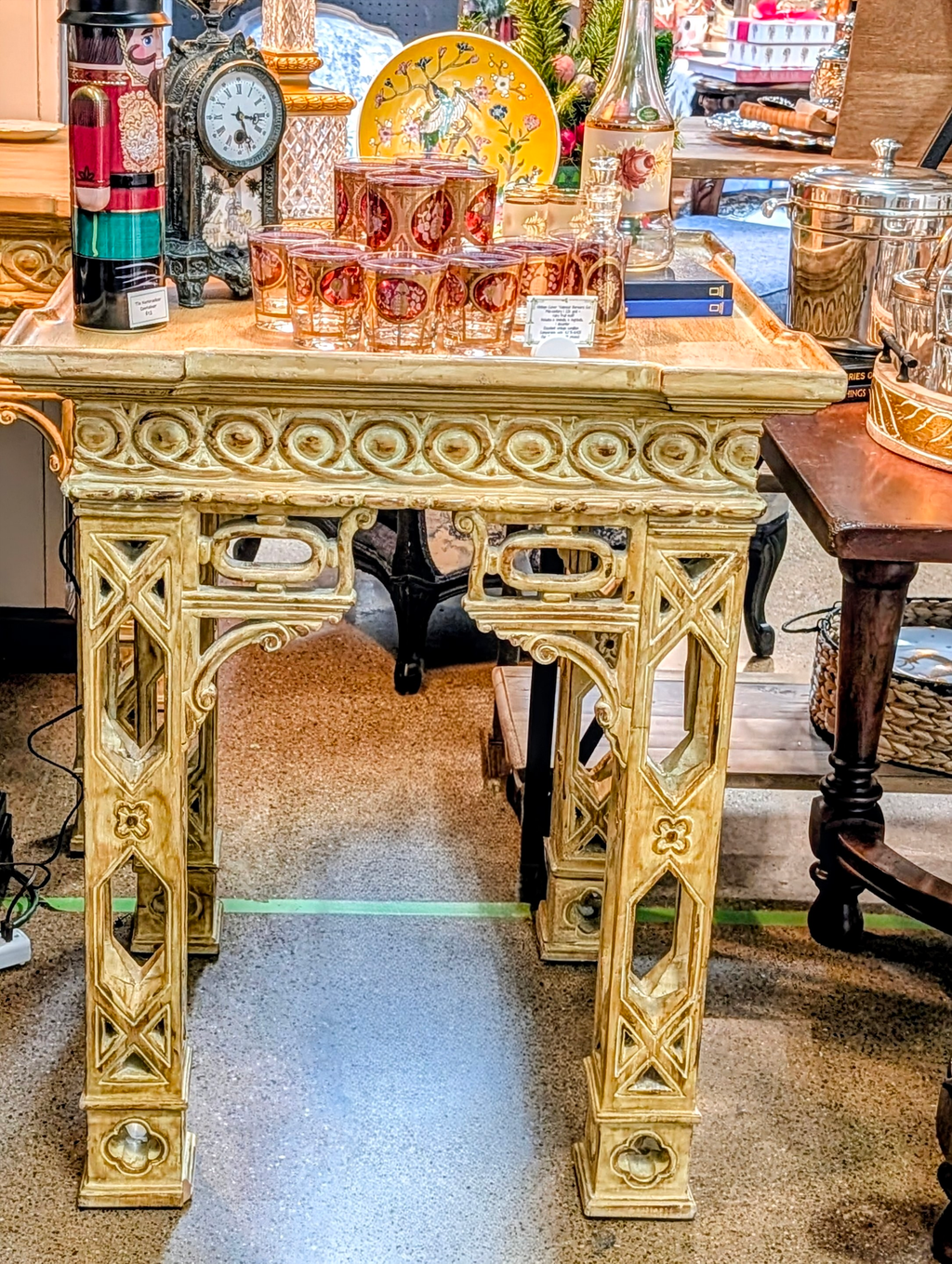 https://chairish-prod.freetls.fastly.net/image/product/master/cfe1c138-c2d8-4529-80cf-5cb3f41f4dc9/pair-of-vintage-rare-monumental-faux-bamboo-chinoiserie-mid-century-accent-tables-3801