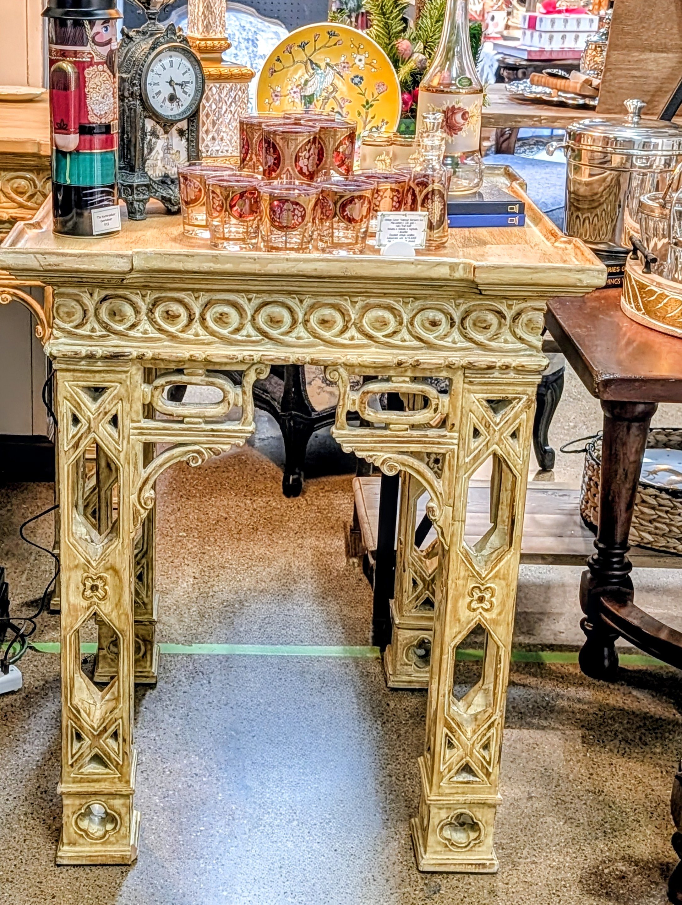 https://chairish-prod.freetls.fastly.net/image/product/master/cfe1c138-c2d8-4529-80cf-5cb3f41f4dc9/pair-of-vintage-rare-monumental-faux-bamboo-chinoiserie-mid-century-accent-tables-3801