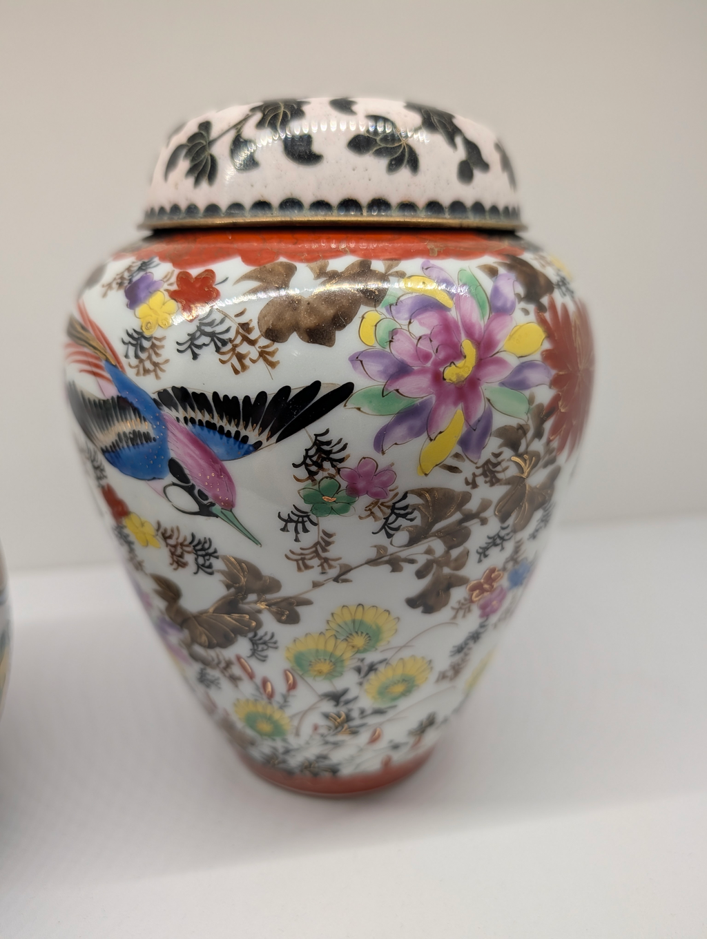 https://chairish-prod.freetls.fastly.net/image/product/master/c69004ae-8cd3-4444-8b20-89a388f99785/vintage-chinese-porcelain-ginger-jar-with-lid-famille-rose-bird-and-floral-decor-5984
