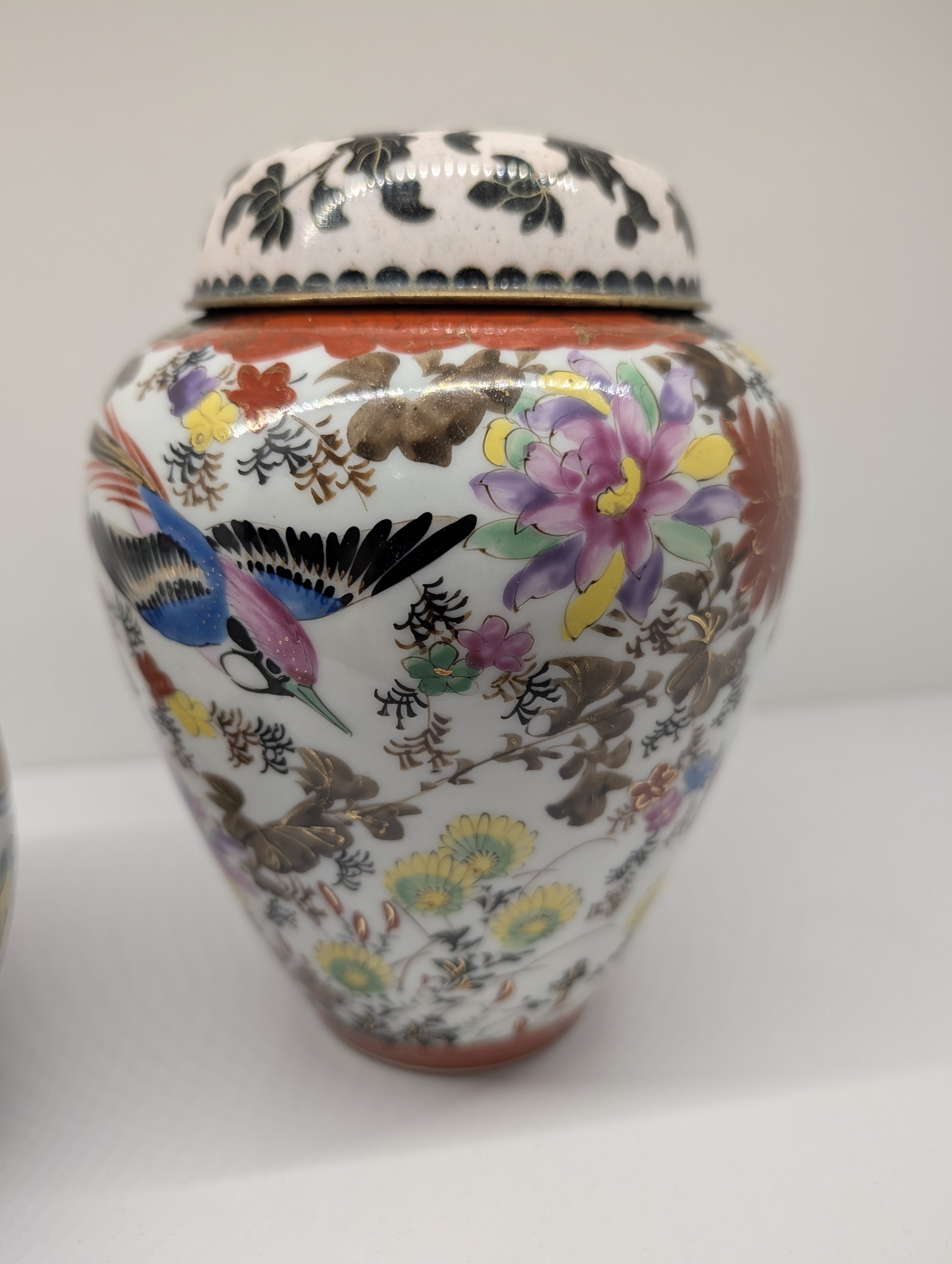 https://chairish-prod.freetls.fastly.net/image/product/master/c69004ae-8cd3-4444-8b20-89a388f99785/vintage-chinese-porcelain-ginger-jar-with-lid-famille-rose-bird-and-floral-decor-5984