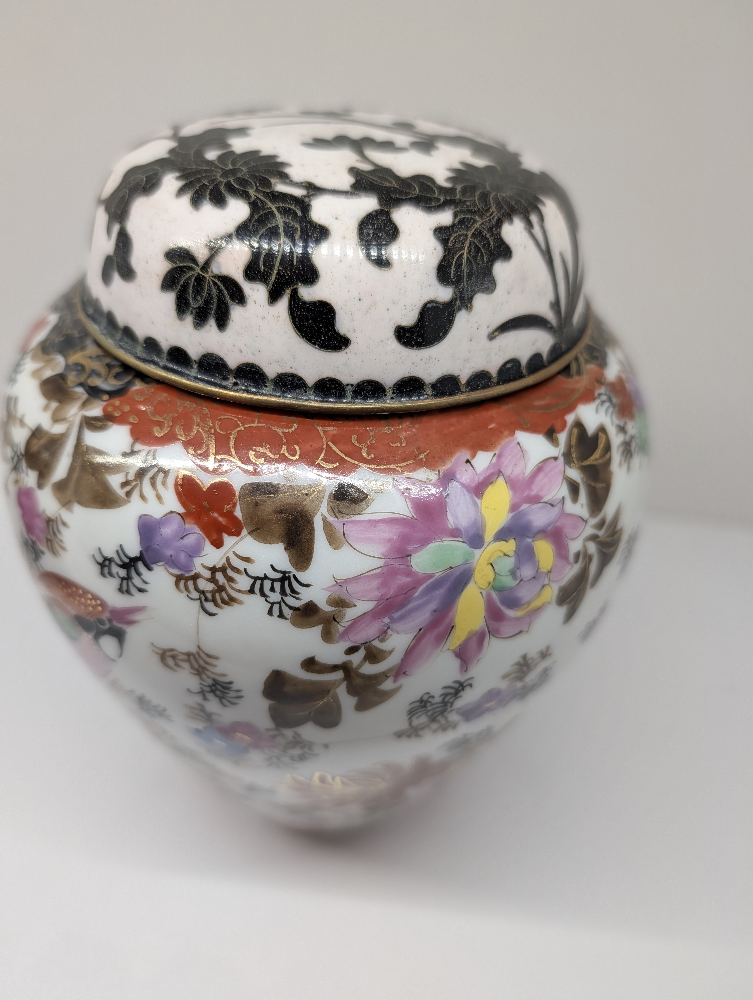 https://chairish-prod.freetls.fastly.net/image/product/master/8ef9ac45-7e1e-449f-841f-dc46d21cc568/vintage-chinese-porcelain-ginger-jar-with-lid-famille-rose-bird-and-floral-decor-6882