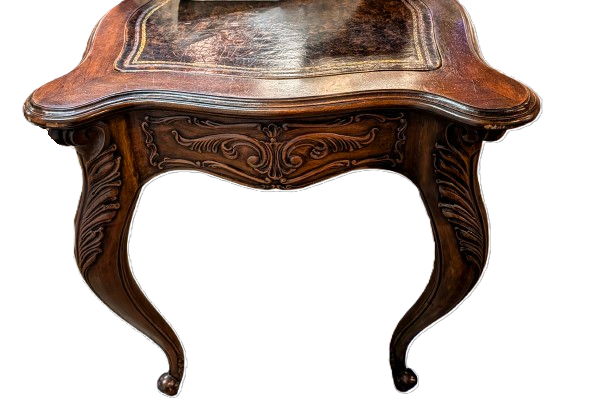 https://chairish-prod.freetls.fastly.net/image/product/master/60640ba3-8dd9-40b9-9b6d-78d9472eae75/vintage-french-louis-xv-style-carved-walnut-writing-desk-with-leather-top-9732